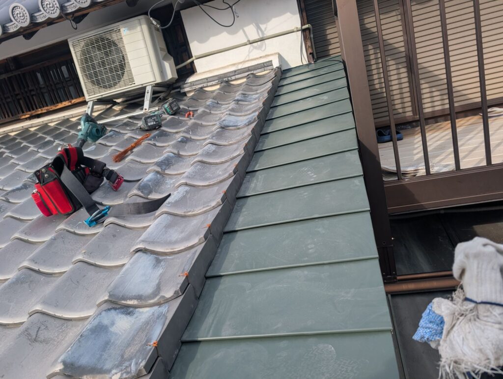 金属屋根修理状況